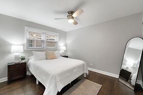 Spacious Apartment in Chicago