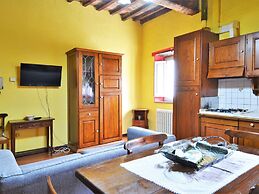 Rustic Holiday Home in Citta di Castello With Swimming Pool