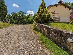 Rustic Holiday Home in Citta di Castello With Swimming Pool