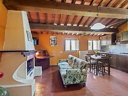 Rustic Holiday Home in Citta di Castello With Swimming Pool