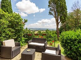 Rustic Holiday Home in Citta di Castello With Swimming Pool