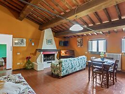 Rustic Holiday Home in Citta di Castello With Swimming Pool