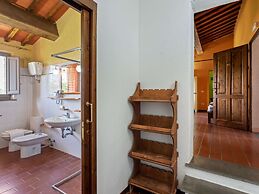 Rustic Holiday Home in Citta di Castello With Swimming Pool