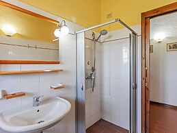 Rustic Holiday Home in Citta di Castello With Swimming Pool