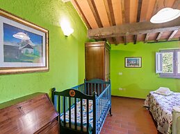 Rustic Holiday Home in Citta di Castello With Swimming Pool