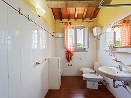 Rustic Holiday Home in Citta di Castello With Swimming Pool