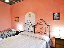 Rustic Holiday Home in Citta di Castello With Swimming Pool