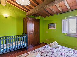 Rustic Holiday Home in Citta di Castello With Swimming Pool