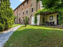 Rustic Holiday Home in Citta di Castello With Swimming Pool