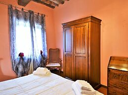 Rustic Holiday Home in Citta di Castello With Swimming Pool