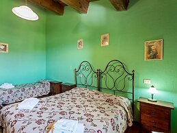 Rustic Holiday Home in Citta di Castello With Swimming Pool