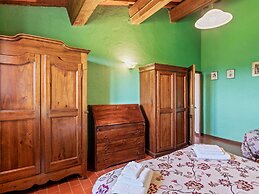 Rustic Holiday Home in Citta di Castello With Swimming Pool