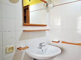 Rustic Holiday Home in Citta di Castello With Swimming Pool