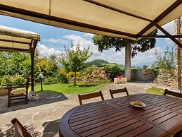Rustic Holiday Home in Citta di Castello With Swimming Pool