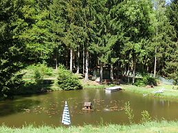 Cosy Apartment With Covered Porch