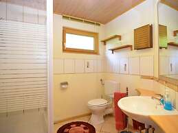 Cosy Apartment With Covered Porch