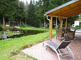 Cosy Apartment With Covered Porch