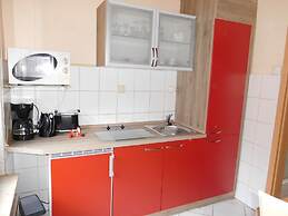 Cosy Apartment With Covered Porch