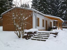 Cosy Apartment With Covered Porch