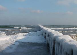 Modern Bungalow in Warnkenhagen Near Wellness