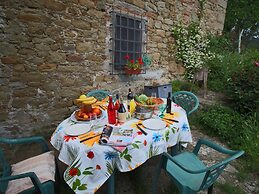 Apartment in a Farmhouse With Swimming Pool
