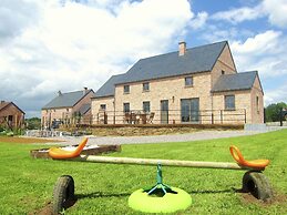 Cosy Holiday Home in Vodelee With Private Garden