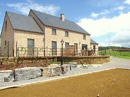 Cosy Holiday Home in Vodelee With Private Garden