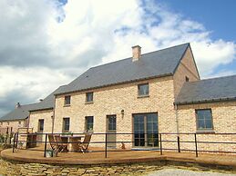 Cosy Holiday Home in Vodelee With Private Garden