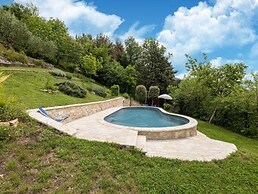 Graceful Holiday Home in Acqualagna With Swimming Pool