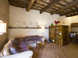 Graceful Holiday Home in Acqualagna With Swimming Pool