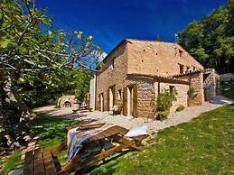 Graceful Holiday Home in Acqualagna With Swimming Pool