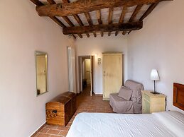 Graceful Holiday Home in Acqualagna With Swimming Pool