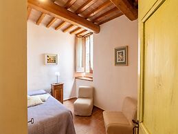 Graceful Holiday Home in Acqualagna With Swimming Pool