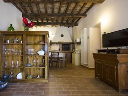 Graceful Holiday Home in Acqualagna With Swimming Pool