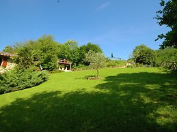 Holiday House Overlooking Lake Near Tuscany