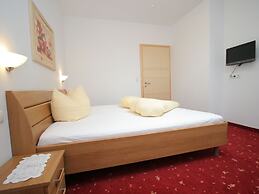 Spacious Apartment in Uderns Near Ski Area