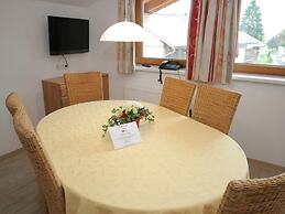 Spacious Apartment in Uderns Near Ski Area