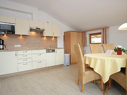 Spacious Apartment in Uderns Near Ski Area