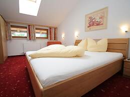 Spacious Apartment in Uderns Near Ski Area