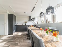 Spacious Farmhouse in Silvolde With Garden