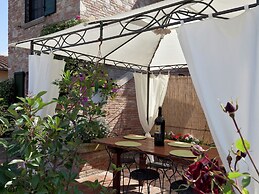 Modern Holiday Home in Foiano Della Chiana With Pool