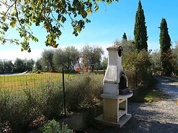 Modern Holiday Home in Foiano Della Chiana With Pool