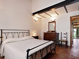 Modern Holiday Home in Foiano Della Chiana With Pool