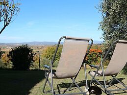 Modern Holiday Home in Foiano Della Chiana With Pool