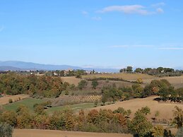 Modern Holiday Home in Foiano Della Chiana With Pool