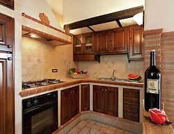 Modern Holiday Home in Foiano Della Chiana With Pool