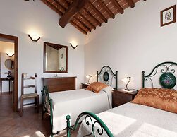 Modern Holiday Home in Foiano Della Chiana With Pool