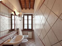 Modern Holiday Home in Foiano Della Chiana With Pool