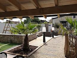Magnificent Villa in Nuaille-d'aunis With Wellness