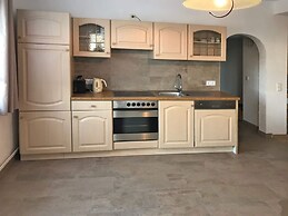 Cozy Apartment in Ellar With Garden